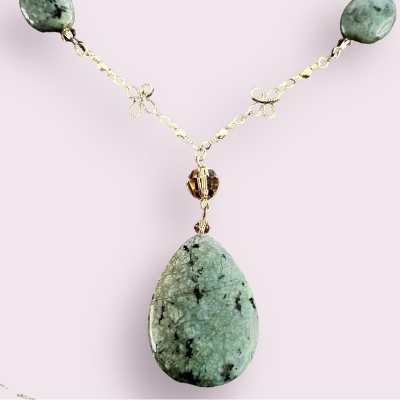 Jade vintage necklace 11.5” - Picture 4 of 7